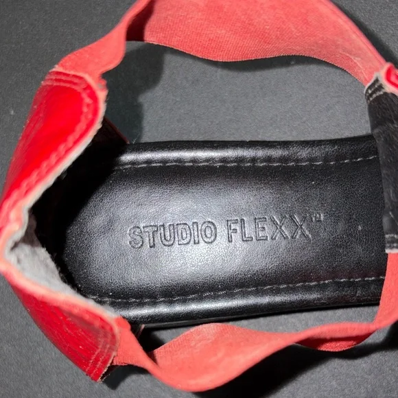 Red Sandals - Picture 3 of 13